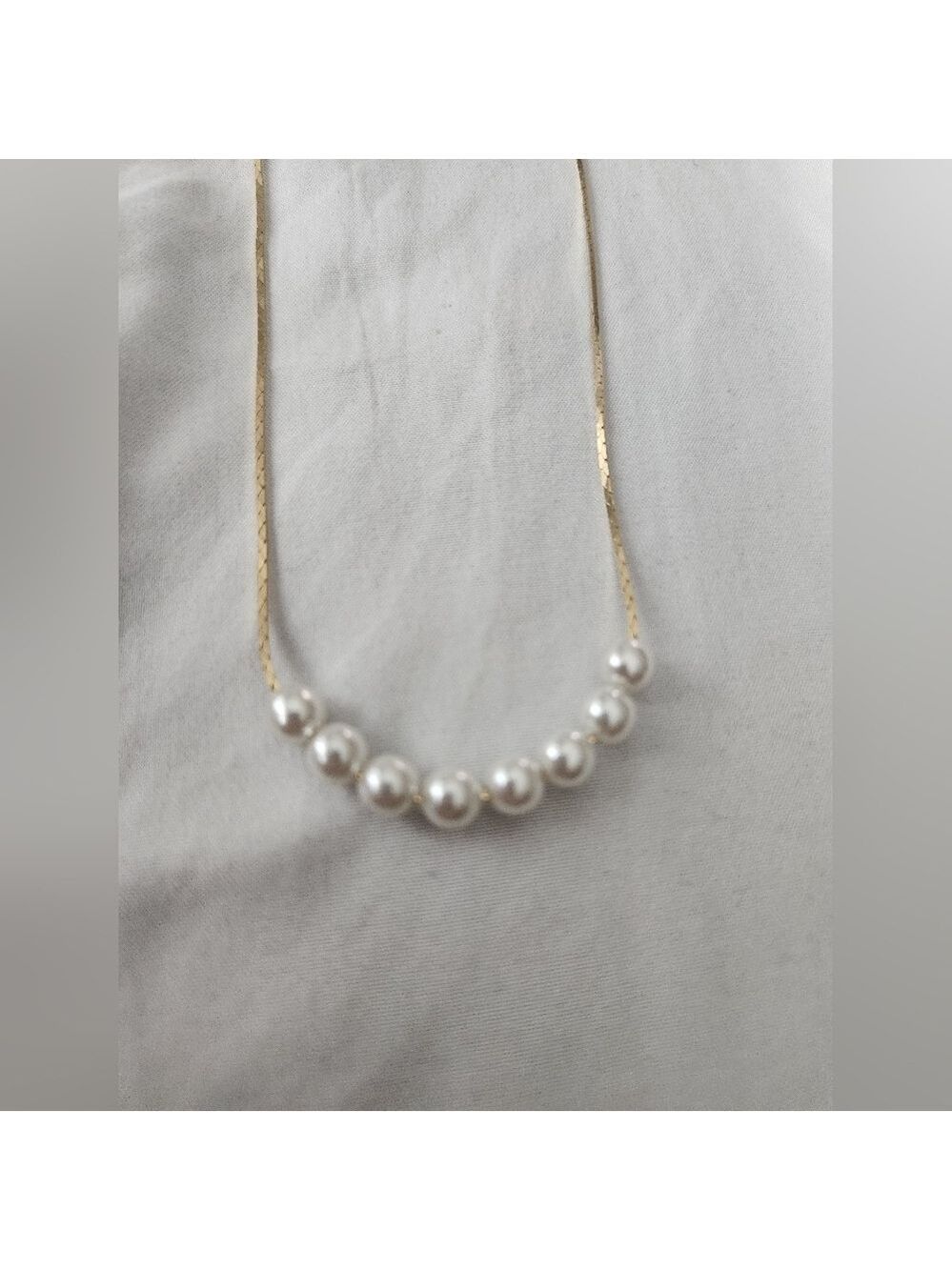 Vintage 17" Faux Pearl Bib Side on Delicate Gold Tone Chain